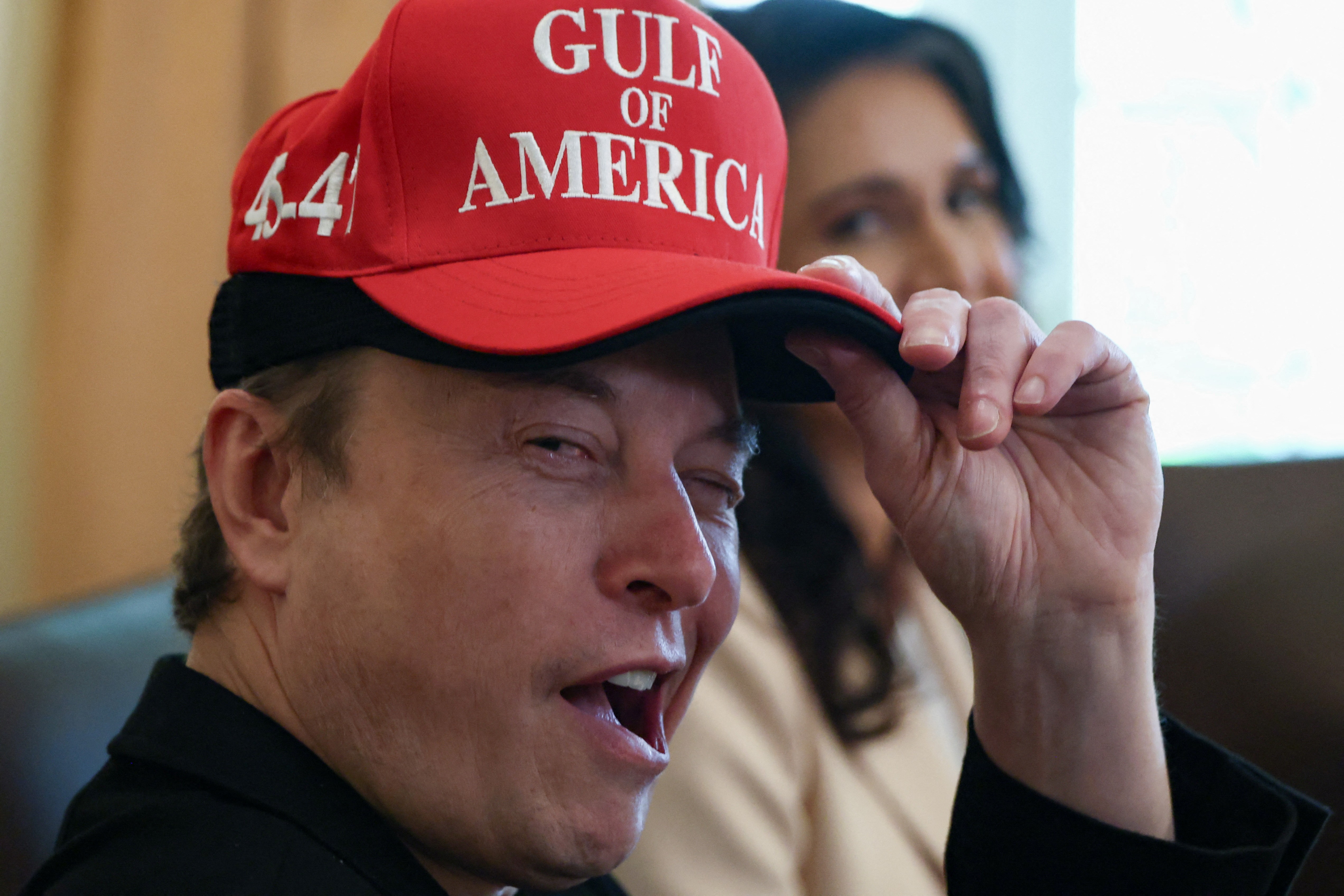 Musk se gabou de eficiência e prometeu cortar US$ 2 trilhões no governo, mas sai com menos de 10% realizado; veja cifras