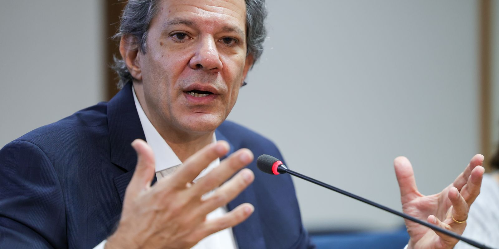 Haddad confirma IR de 17,5% sobre rendimentos de aplicações